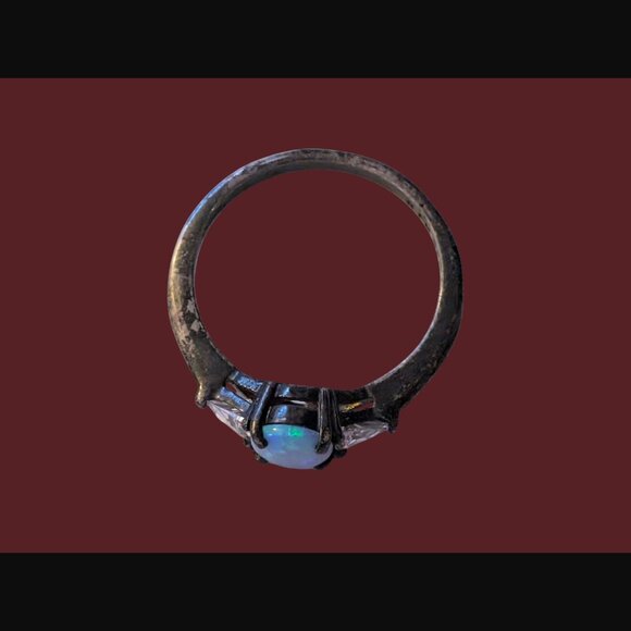 Vintage Avon 925 Sterling Silver Oxidized Opal And CZ Size 8 Ring - Picture 8 of 11